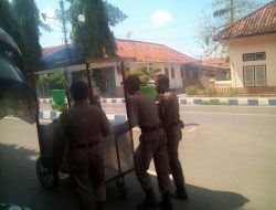 Kembali Berjualan Di Areal TB, Satpol PP Usir PKL