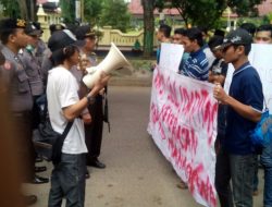 Oknum Polisi Bogor Duga Lakukan Kekerasan, Mahasiswa Demo Polres