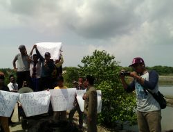 Jalan Poros Pulau Gili Raja Memprihatinkan, Masyarakat Anggap Pemerintah Menganak Tirikan