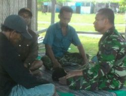 Babinsa Brakas – Pulau Raas Adakan Komsos Dengan Masyarakat Binaan 