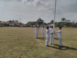 Jelang Upacara HUT RI ke-72, Babinsa Koramil 0827/08 Ganding Latihan Pemantapan Sekaligus Gladi Petugas Paskibra 