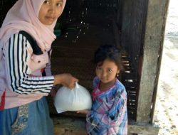 Bulan Idhul Adha, Kades Batuputih Daya Bersama Karang Taruna Bagikan Santunan Anak Yatim