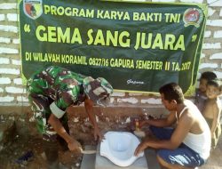 Babinsa Koramil Gapura Mengerjakan  Program Jambanisasi di Wilayahnya