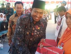 Wabup Ikut Menyerahkan Kartu Indonesia Pintar