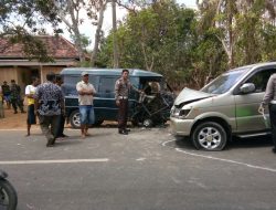 Kecelakaan Dua Mobil Di Ambunten Ringsek