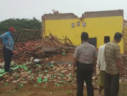 Ambruknya SDN 4 Mandala Rubaru, Camat Rubaru Meninjau Langsung Ke Lokasi