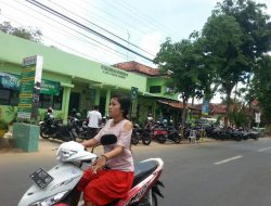 Puskesmas Pandian Disoal, Areal Parkir Pakai Trotoar