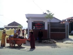 Protes Pembangunan Pos Pantau di Pelabuhan Desa Tanjung