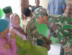 Sertu Moh. Soleh Bantu Warga Pendataan Pasien Katarak