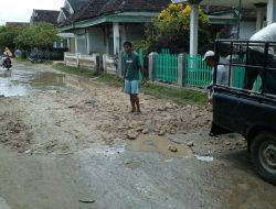 Warga Masalembu Terpaksa Swadaya Perbaiki Jalan Rusak, PU Binamarga Harus Lebih Selektif