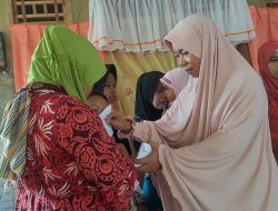 Ibu Ketua DPRD Sumenep Hadiri Acara Maulid Berikan Santunan Lansia dan Janda