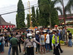 Masyarakat Daerah Peduli Lingkungan Lakukan Aksi Depan Kantor Pemkab