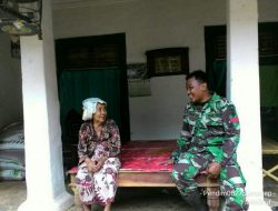Kepedulian Babinsa 0827/16 Gapura Terhadap Warga Lansia