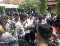 Diduga Main Mata Pembangunan Tower, Ratusan Pemuda Serang Kantor DPM-PTSP