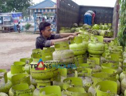 Tercengang Melihat LPG Berisi Air, Ketua Komisi II Akan Melakukan Sidak