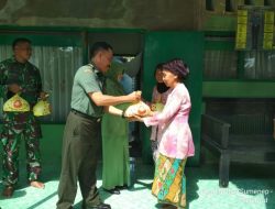 Danramil 0827/13 Rubaru Pimpin Penyaluran Zakat Untuk Warga Binaanya