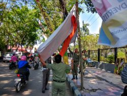 Kesadaran Masyarakat Rendah, Satpol-PP Turunkan Banner Daerah Terlarang