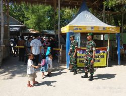 Babinsa Prioritaskan Pengamanan Libur Lebaran di Obyek Wisata Pantai Sembilang Giligenting