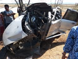 Warga Bluto Meninggal Setelah Mobilnya Hantam Pohon Cemara