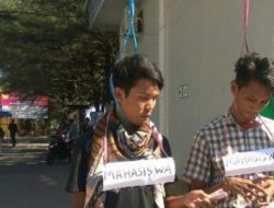 Aksi Mahasiswa Protes Biaya Pendidikan : Unija Bukan Lagi Kampus