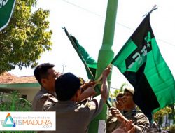 Satpol PP Pasca Menurunkan Bendera HMI di Zona Terlarang Dipasang Kembali
