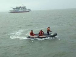 KMP Feri Bandeng Tenggelam Dihantam Ombak di Perairan Loloda