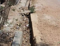 Kondisi Drainase Desa Pancor Rusak Parah, Ini Kata Kades