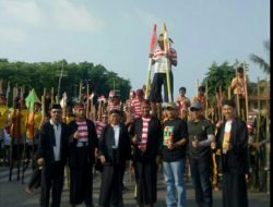 Dandim 0827 Sumenep, Ikut Meriahkan Jalan Santai Egrang (Tenjhak)