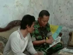 Babinsa Desa Tambaagung Komsos Bersama Ketua Karang Taruna