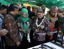 Ritual Jamasan Keris Keraton di Desa Aeng Tong-Tong
