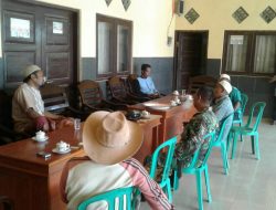 Babinsa Ramil 0827/07, Komsos Dengan Kepala Desa Tambuko