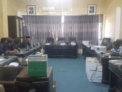 Komisi II DPRD Sumenep digruduk Warga Petani Garam