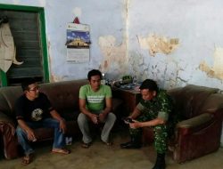 Babinsa Ambunten Barat Koramil 0827/10 Komsos Dengan Warga