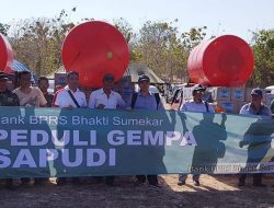 BPRS Bhakti Sumekar Serahkan  Bantuan Tandon dan Air Mineral ke Korban Gempa Sapudi
