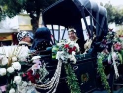 Joko Widodo Naik Kereta Kencana ke Keraton Sumenep, Ini Teriak Masyarakat