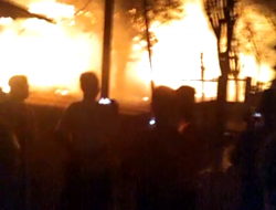 Api Membakar Perumahan PT Garam Kalianget