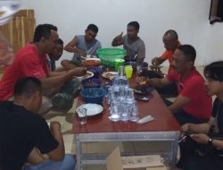 Senergitas TNI-Polri, Kapolsek Bersama Danramil Sapudi Gelar Makan Bersama