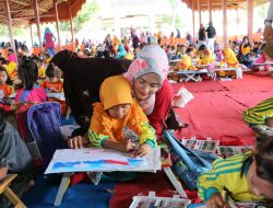 Senda Gurau Nia Kurnia Fauzi Dalam Lomba Mewarnai Tingkat AUD