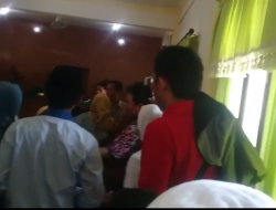 Keluarga Korban Histeris Saat PN Gelar Sidang Pembunuhan Warga Pragaan