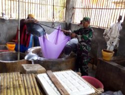 Babinsa Koramil Lenteng Komsos Dengan Pengusaha Tahu