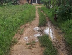 Kades Tutup Mata, Warga Desa Larangan Barma Ancam Luruk ke Bupati