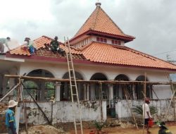 TMMD 104, Kejar Vinising Pemasangan Genting Masjid Nurul Hikmah Batuputih Laok