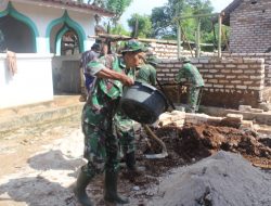 Hari Libur Tak Masalah Bagi Anggota Satgas TMMD, Renovasi RTLH  Terus  Dikerjakan