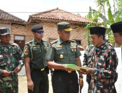 Selain Lakukan Peninjauan, Pangdam V/Brawijaya Beri Santunan Pada Pengurus Takmir Masjid Nurul Hikmah