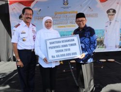 Gubernur Jatim Serahkan BK Sebesar Rp60 Miliar Kepada Bupati Sumenep