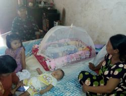 Pererat Silaturahmi, Babinsa Koramil 0827/06 Saronggi Melaksanakan Anjangsana Dengan Warga