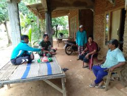 Babinsa Koramil 0827/18 Kangean Melaksanakan Anjangsana Ke Rumah Warga Binaan