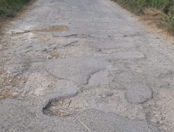 Hati-Hati, Jalan Utama Goa Payudan Rusak Parah
