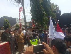 IMKS Lakukan aksi Berikan Kado Keja DPRD Dapil IV  Masa Bakti 2019-2024