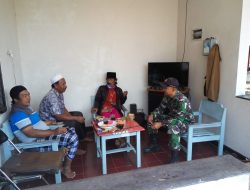 Ciptakan Kebersamaan Babinsa Koramil O827/07 Guluk-Guluk Komsos Bersama Tomas